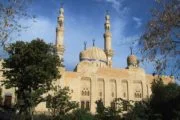 AL-HASAN AL-BASHRI ATAUKAH AL-HASAN AL-BISHRI?