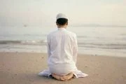 SHALAT DENGAN PAKAIAN KOTOR