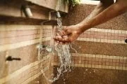 SETELAH MANDI APA PERLU WUDHU LAGI?