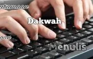 KEUTAMAAN DAKWAH DENGAN MENULIS