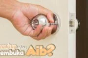 MENUTUPI ATAU MEMBONGKAR AIB?